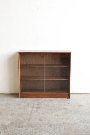 glass cabinet / Herbert E Gibbs[LY]