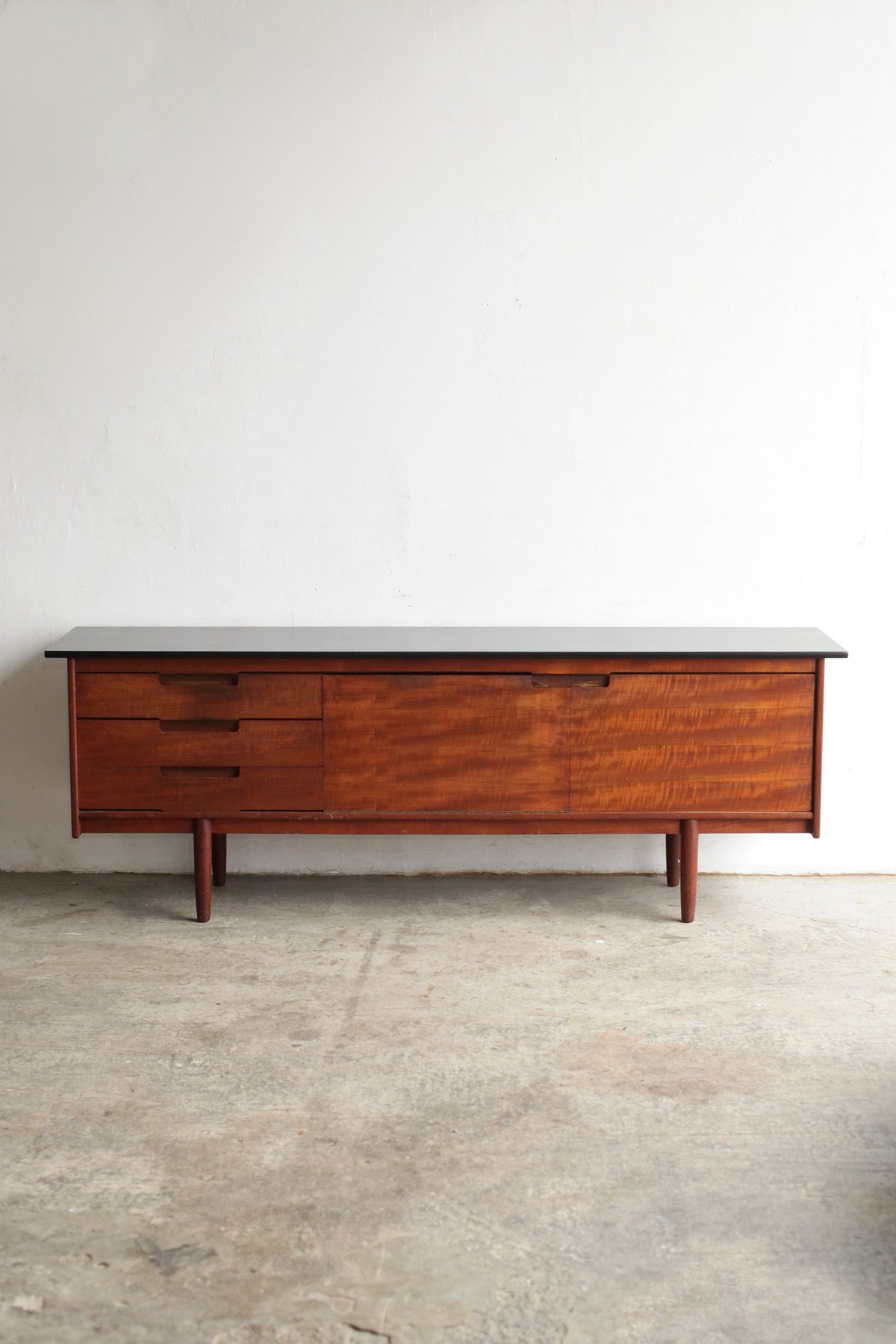 Sideboard / Younger
