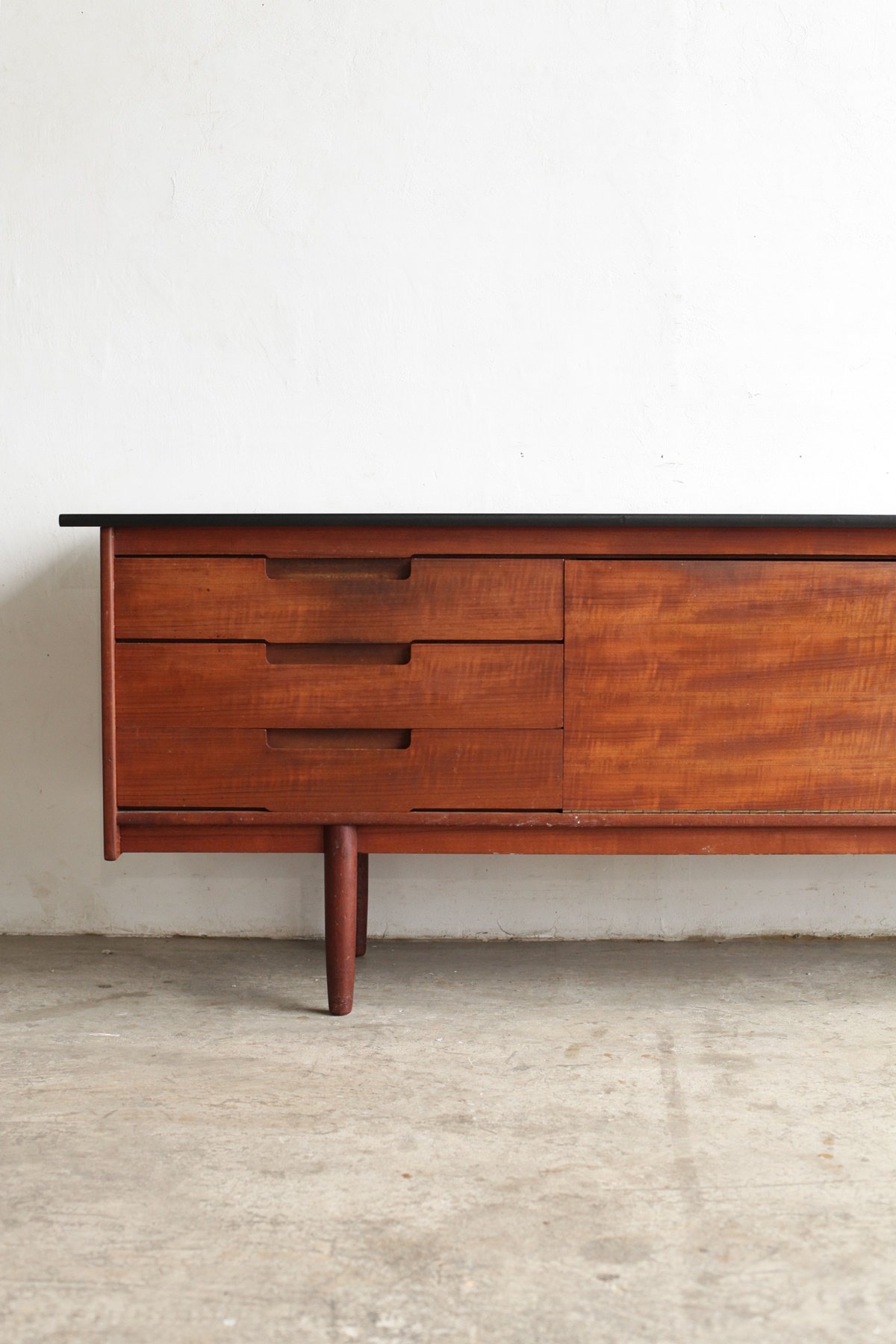Sideboard / Younger