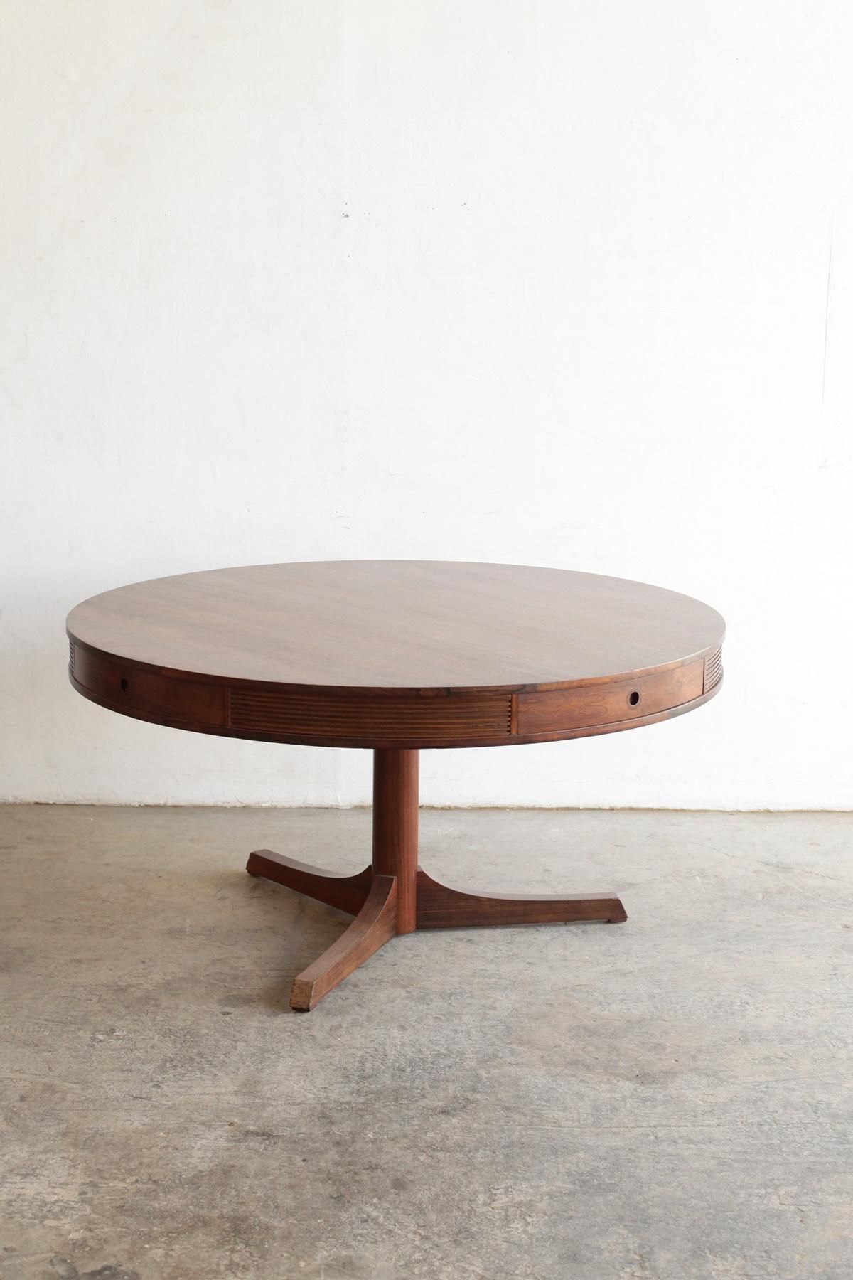 Circle table / Robert Heritage Circle table / Robert Heritage