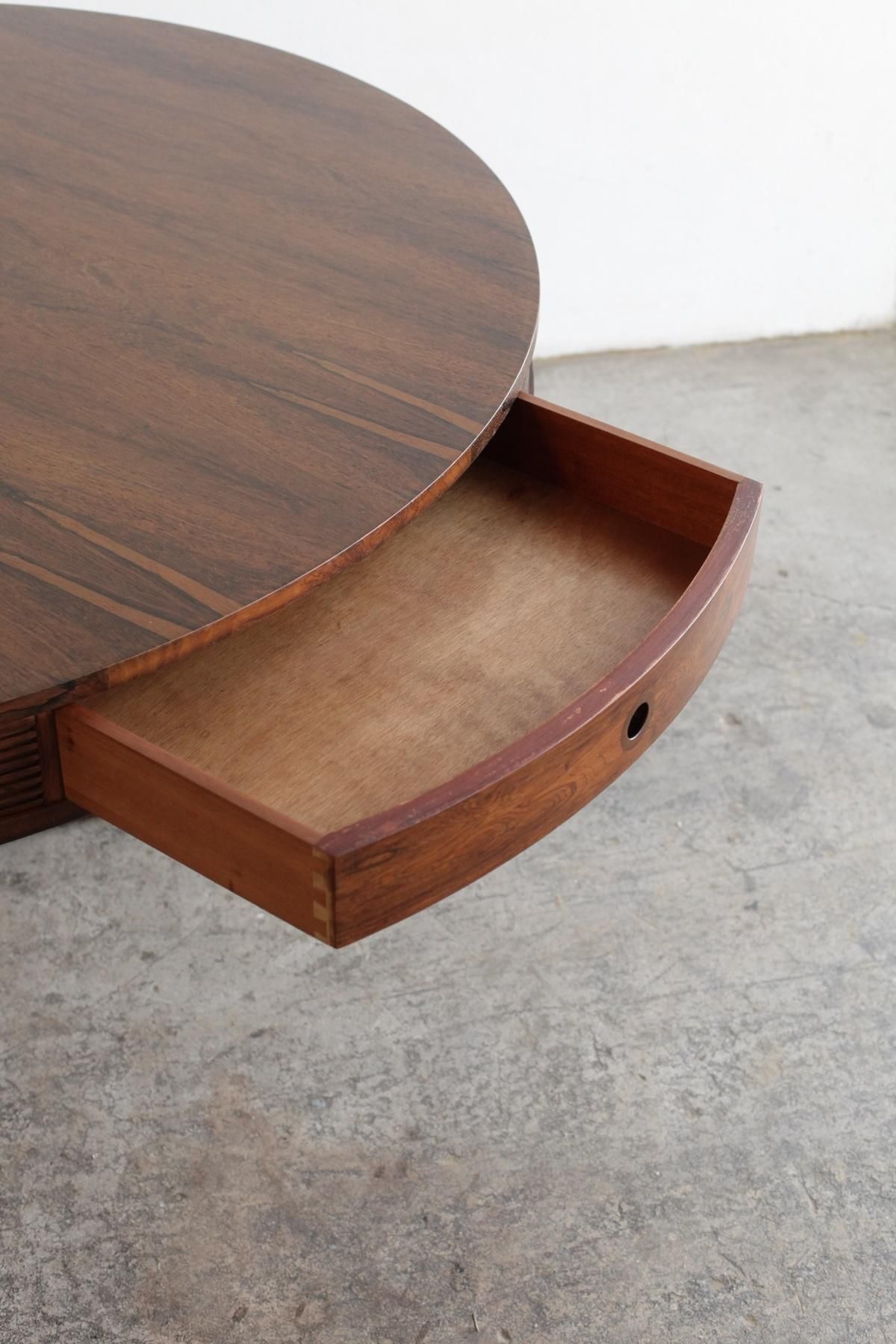 Circle table / Robert Heritage Circle table / Robert Heritage
