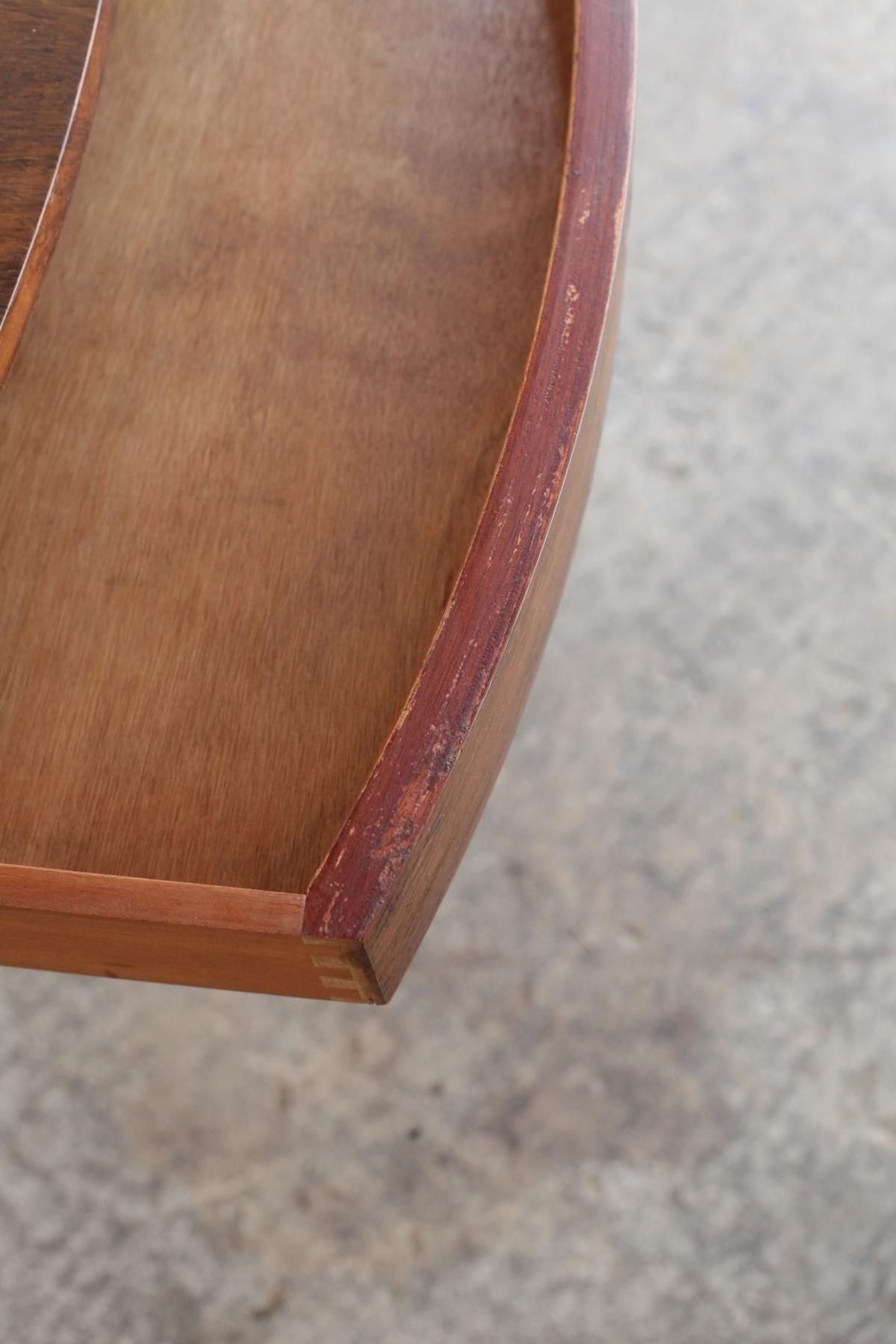 Circle table / Robert Heritage Circle table / Robert Heritage