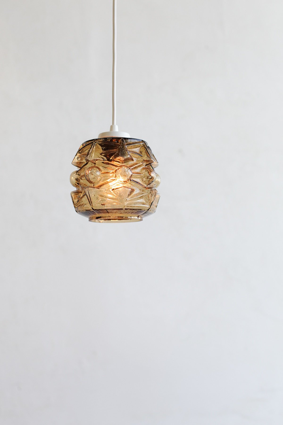 Glass shade lamp