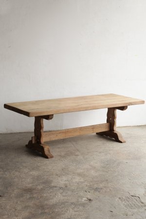 Solid oak table[DY]