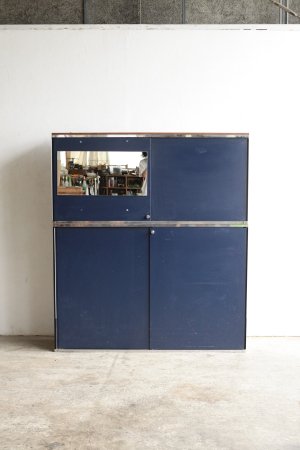 Metal cabinet / Strafor