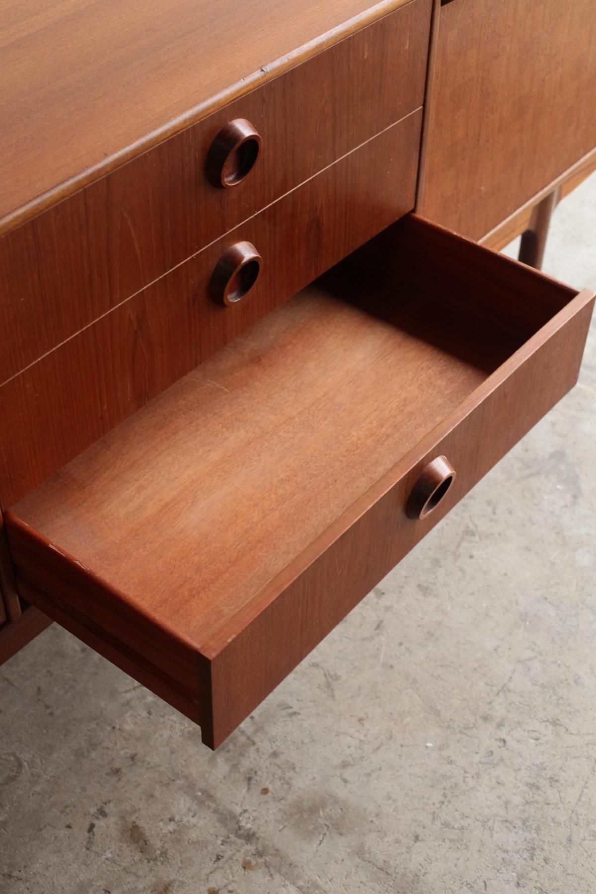 Sideboard / McINTOSH - Antiques & Repair eel
