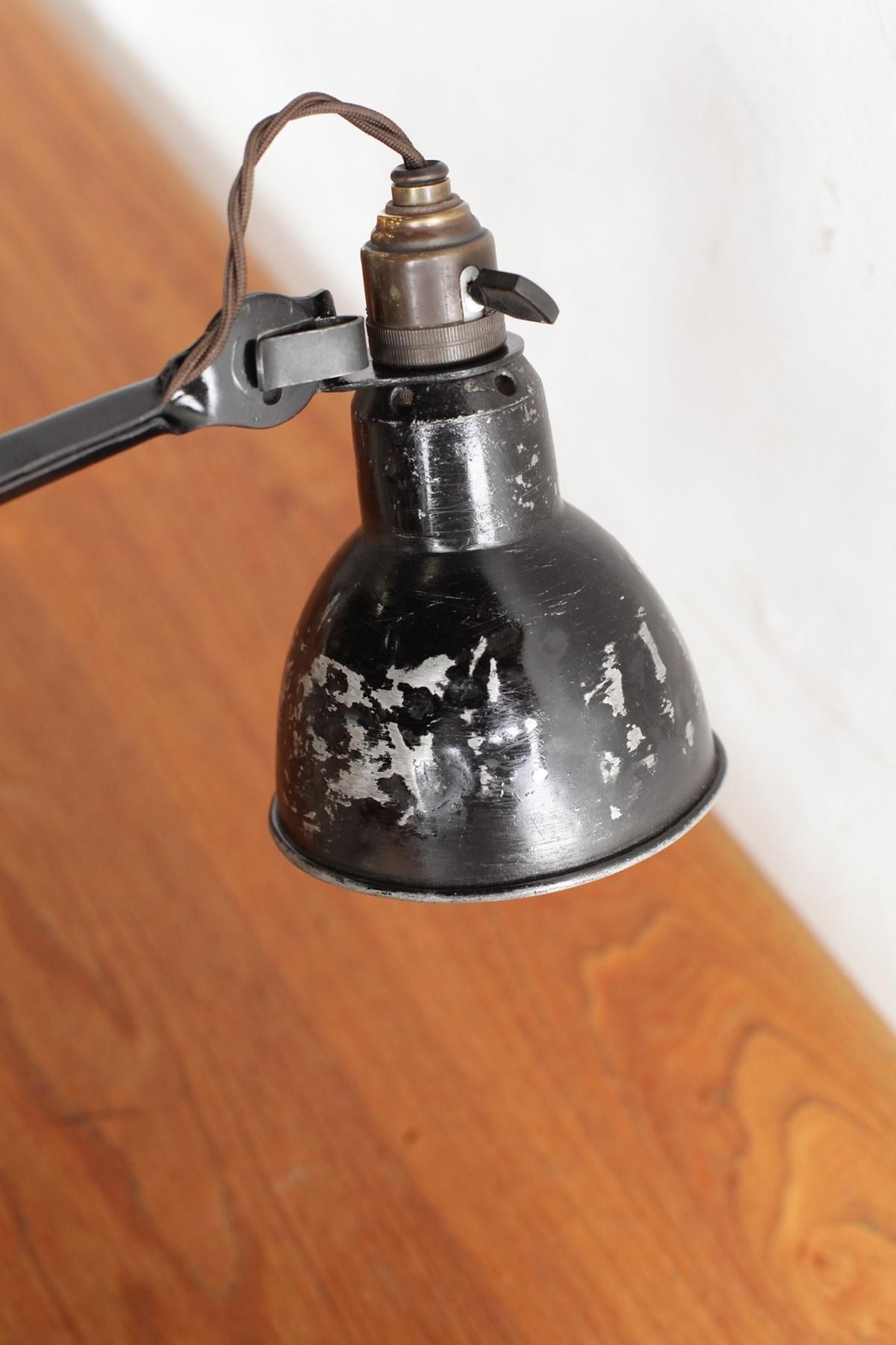 GRAS 202 - Antiques & Repair eel