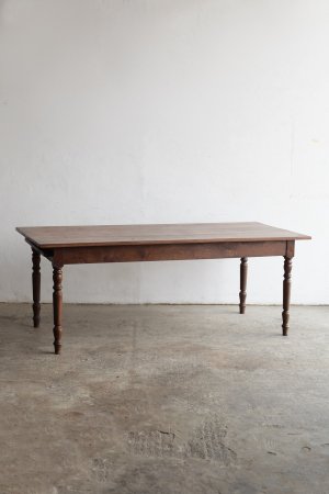 Solid oak table[AY]