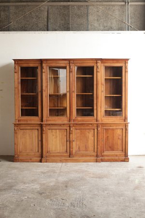 Glass cabinet [DY]