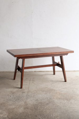 Dining table / Rene’ Gabriel