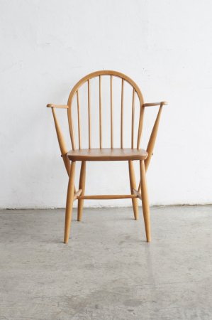 <img class='new_mark_img1' src='https://img.shop-pro.jp/img/new/icons23.gif' style='border:none;display:inline;margin:0px;padding:0px;width:auto;' />ERCOL 6back arm chair