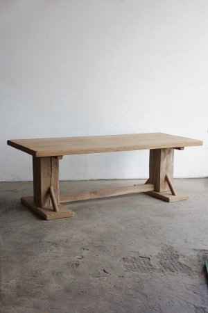 Solid oak table[DY]