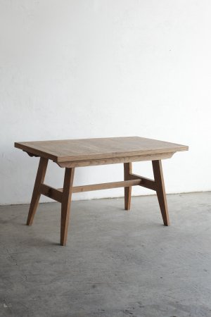 Dining table / Rene’ Gabriel 