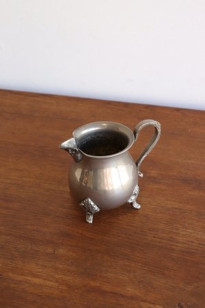 milk pot  [AY]