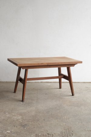 Dining table / Rene Gabriel [AY]