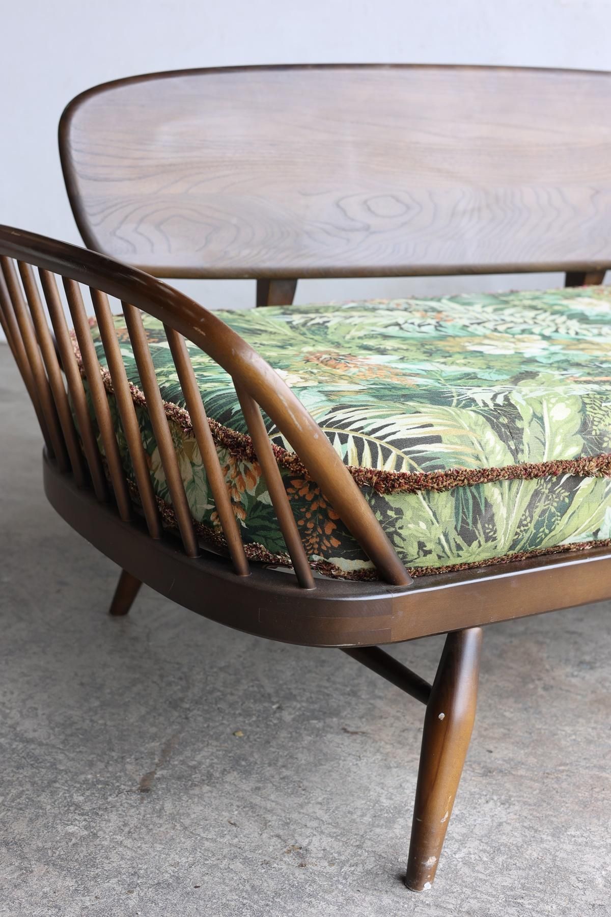 ERCOL studio couch