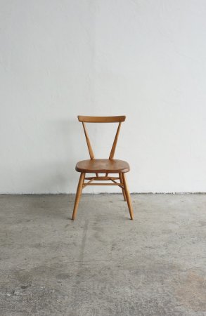  Single back chair / Red dot