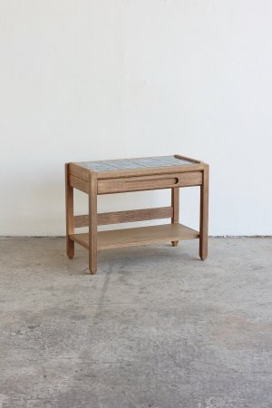 Tile top table[AY]
