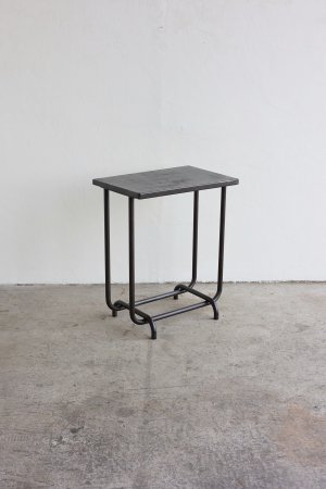 Metal table[LY]
