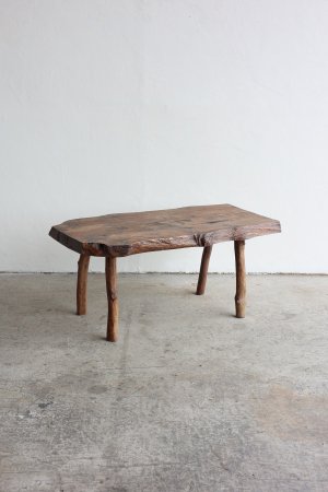 Primitive coffee table[DY]