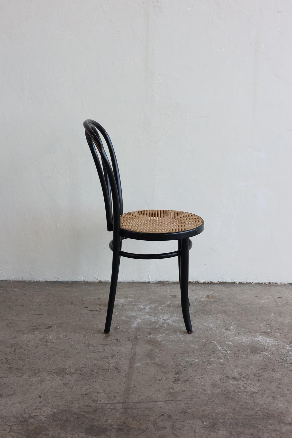 カリメル④ THONET 黒 樹脂&ウッド製椅子　一脚 カリメル④ THONET 黒 樹脂&ウッド製椅子 一脚 楽天市場】商品名：THONET