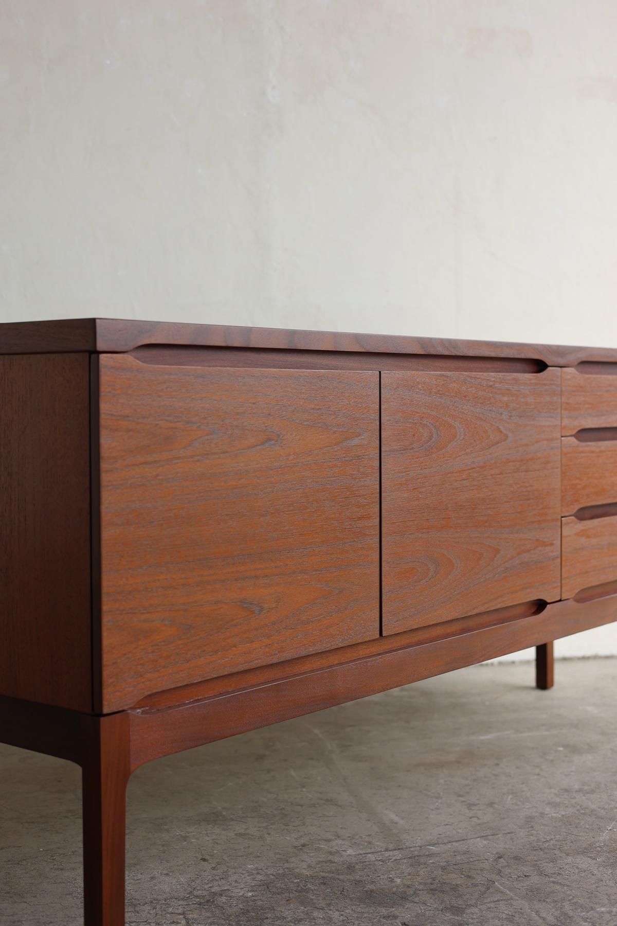 sideboard / Meredew[DY] - Antiques & Repair eel