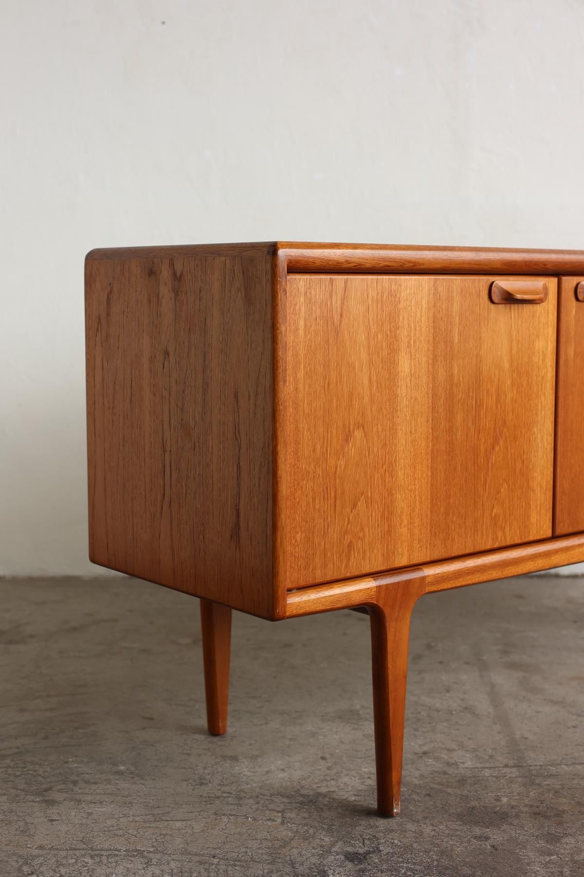 Sideboard / Younger - Antiques & Repair eel