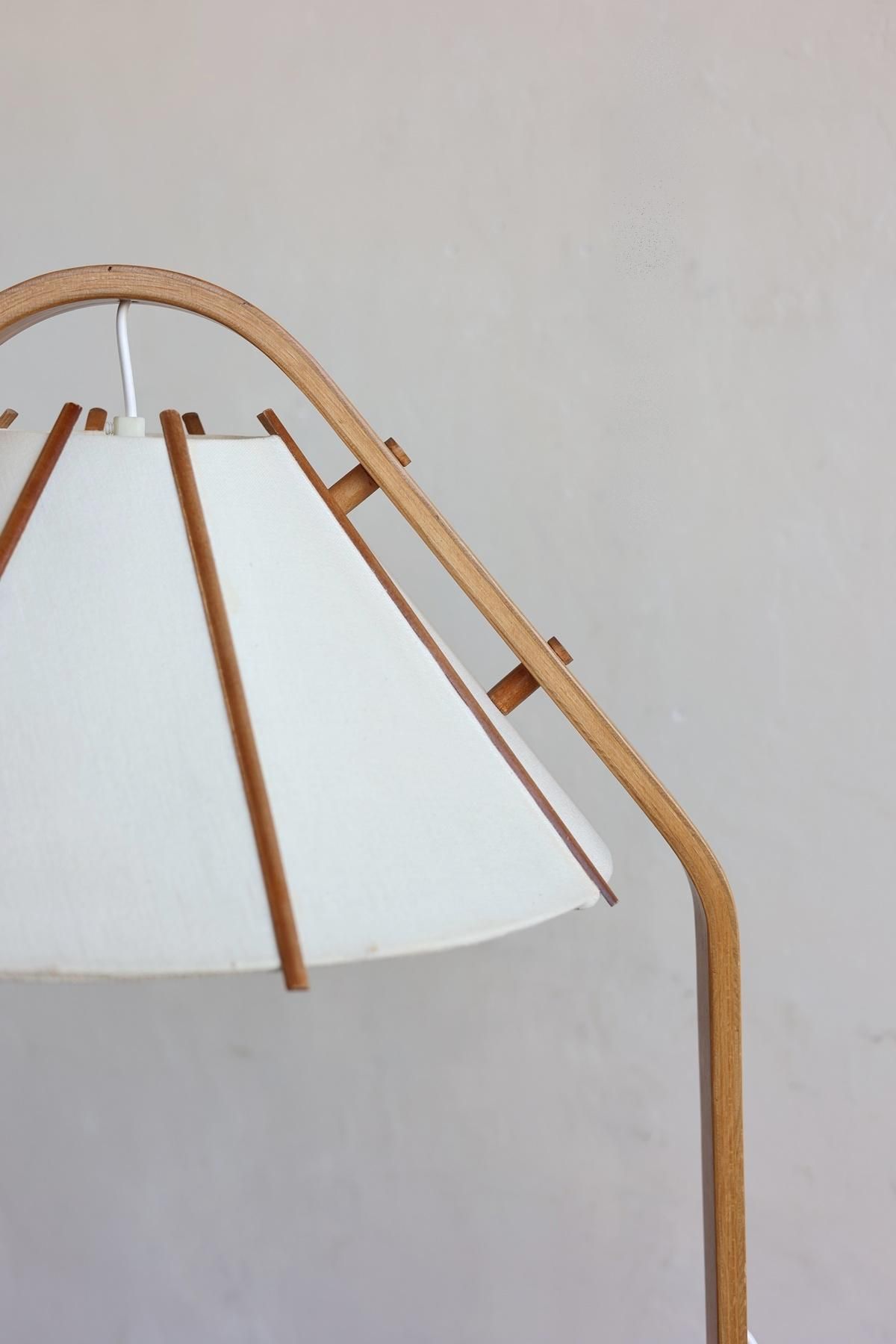 Floor lamp / Jan Wickelgren[LY] - Antiques & Repair eel