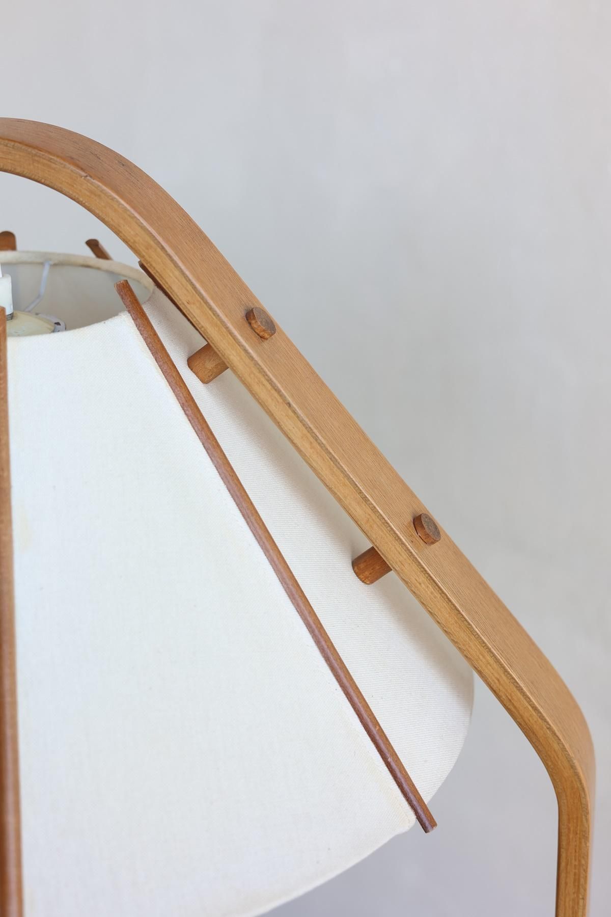 Floor lamp / Jan Wickelgren[LY] - Antiques & Repair eel