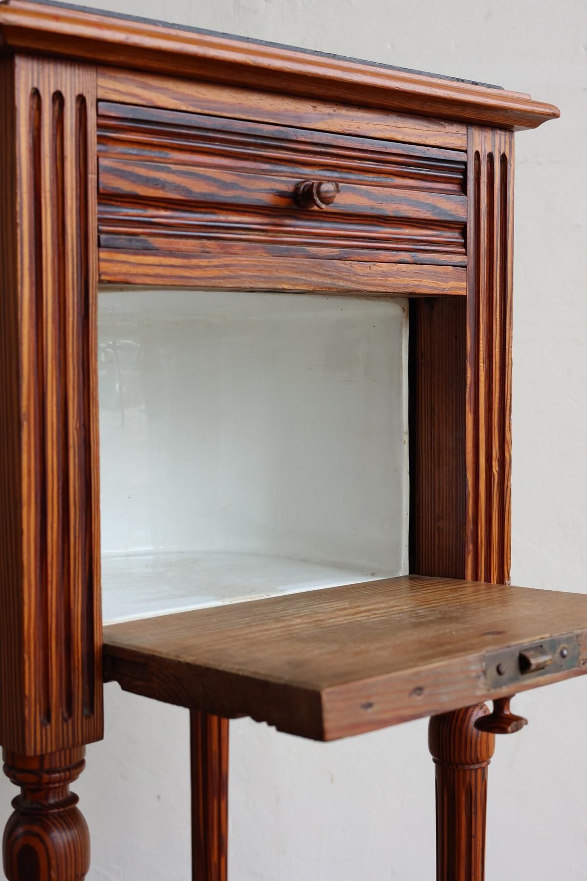 Side table[LY] - Antiques & Repair eel