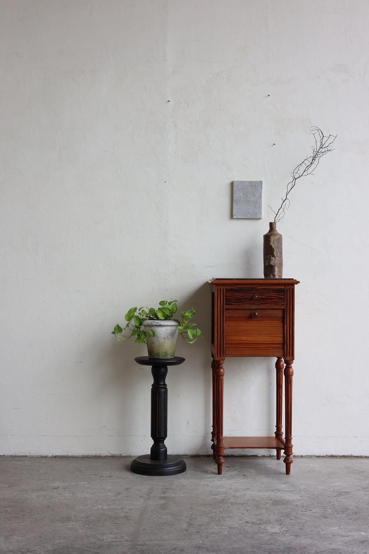 Side table[LY] - Antiques & Repair eel