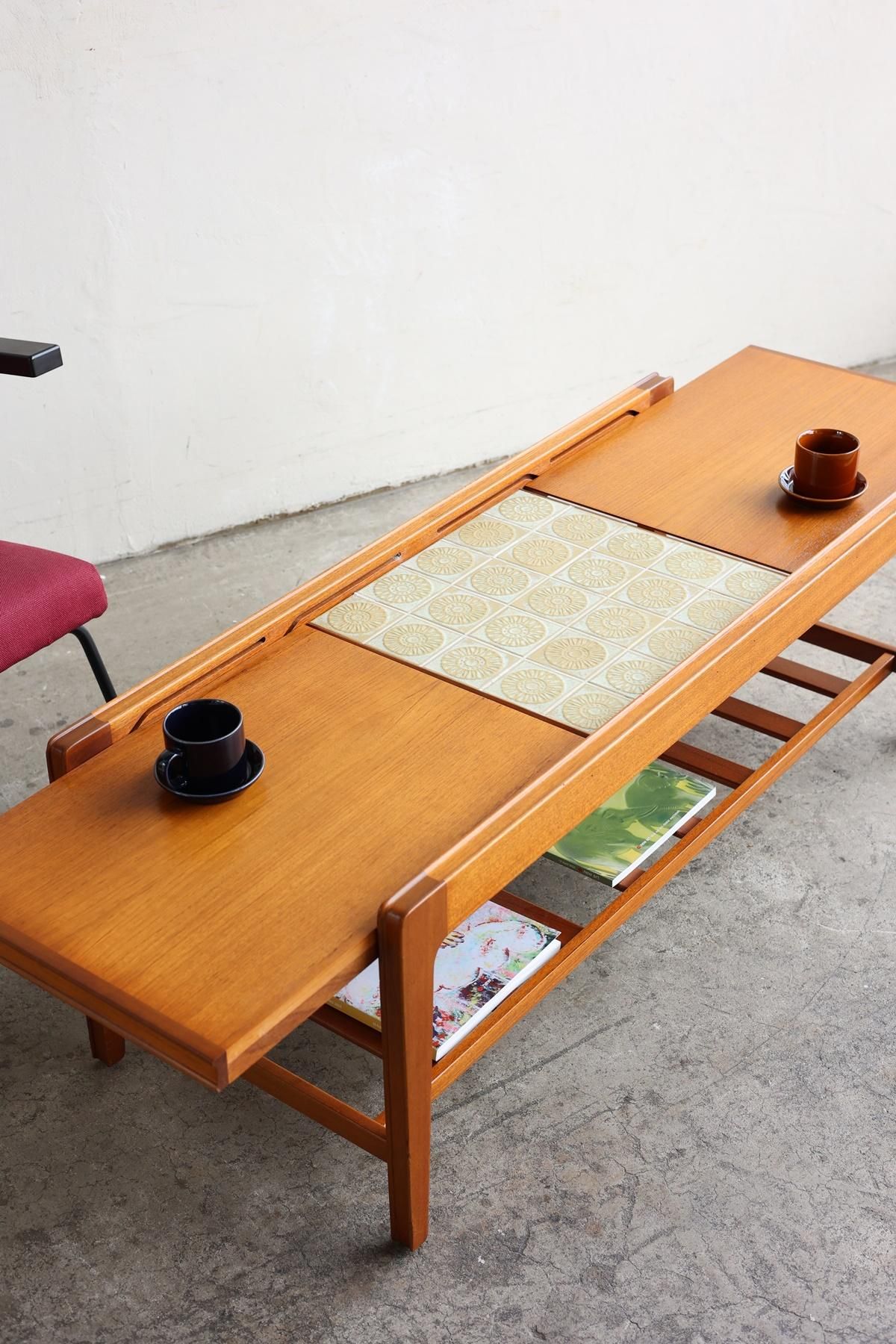 Tile top coffee table / remploy[LY] - Antiques & Repair eel