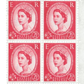 英国のエリザベス2世（エリザベス女王）イギリス 未使用 田形 古い切手 赤系