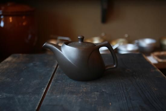 持ちやすい急須 【新生活のお迎え準備に】「たっぷり大容量で