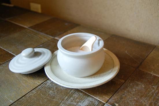 ◇ルイです◇ 塩蔵　詰め合わせ お塩がサラサラで使える容器！ 塩甕・1合（お塩 約100グラム入り