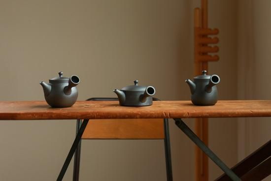 煎茶が美味しく飲める平急須」 愛知県常滑産・澤田朋大さん作・急須