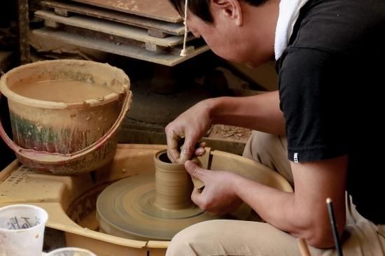 烏龍茶などの中国茶に、香りを楽しめる筒型急須」 愛知県常滑産