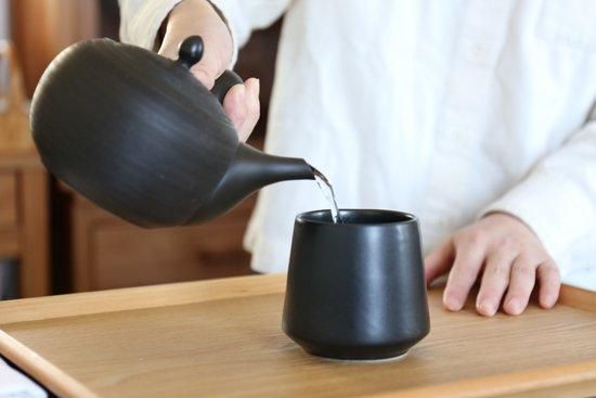 たっぷり大容量の大きな急須・ほうじ茶や番茶にも」 愛知県常滑