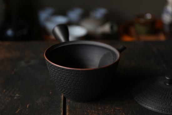 急須 常滑焼 昭龍 金極丸急須 セラメッシュ茶こし 260cc 木箱入 – SEIKADO