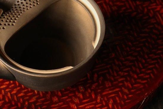 茶殻が捨てやすく、乾きの良い急須」 愛知県常滑産・里山窯さんの