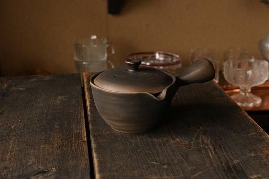 茶殻が捨てやすく、乾きの良い急須」 愛知県常滑産・里山窯さんの