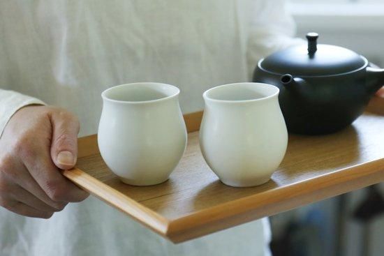 お茶を飲む湯呑みとして冷酒のぐいとして】なめらかリン湯呑み