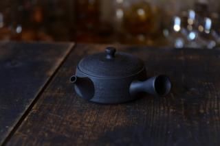 「煎茶が美味しく飲める平型急須」　愛知県常滑産・玉光窯さんのつくる常滑急須・平・160cc