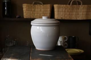 軽くて仕込みやすい甕　お味噌（5キロ）梅干し（梅の実1.8～2.7キロほど）の仕込みに　【三重県四日市産】 えんける道具店の甕（かめ）5.4リットル