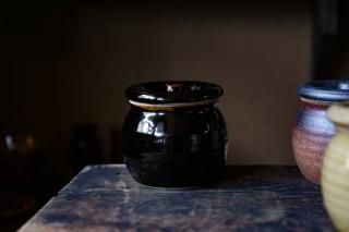 【お漬物入れ・お砂糖入れに】　梅干しやお漬物入れにおすすめ　お漬物甕（かめ）砂糖壺・黒