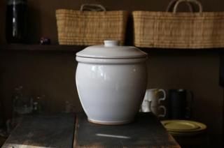 9*i様 えんける道具店 4リットル 陶器製食品保存容器 菱登製陶所さんのつくる甕が再入荷しています。 ぬか漬け容器に