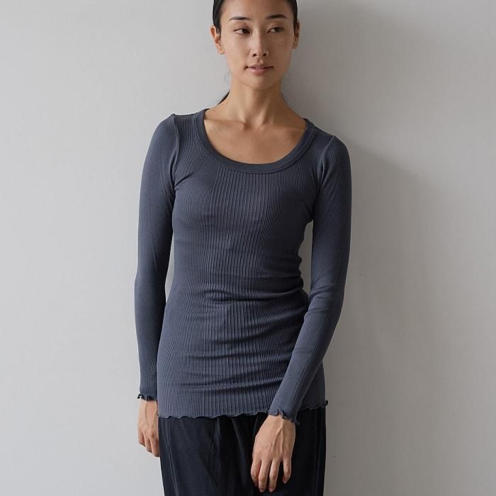 優しいフィット感 シルクリブ100%長袖インナー【DRESS HERSELF