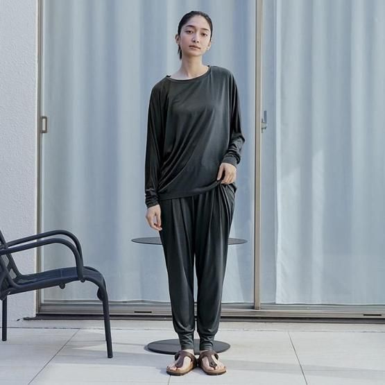 楽だけどだらしなくない夏のシルクパンツ【DRESS HERSELF/ドレスハー