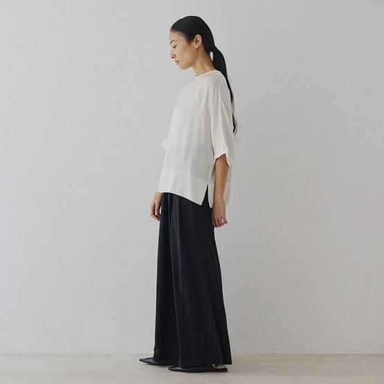 Dress herself ドレスハーセルフ ブラウス／シルク クルーネック DRESS HERSELF ドレスハーセルフオンライン ブラウス/シルク