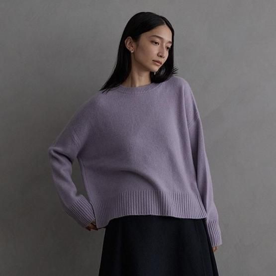 カシミヤ100%大人の上質ニットセーター - DRESS HERSELF